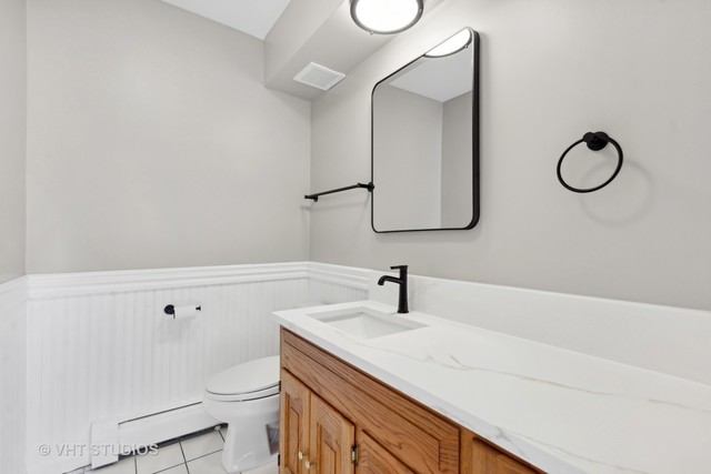 27 S Waiola Avenue #103, La Grange, IL 60525