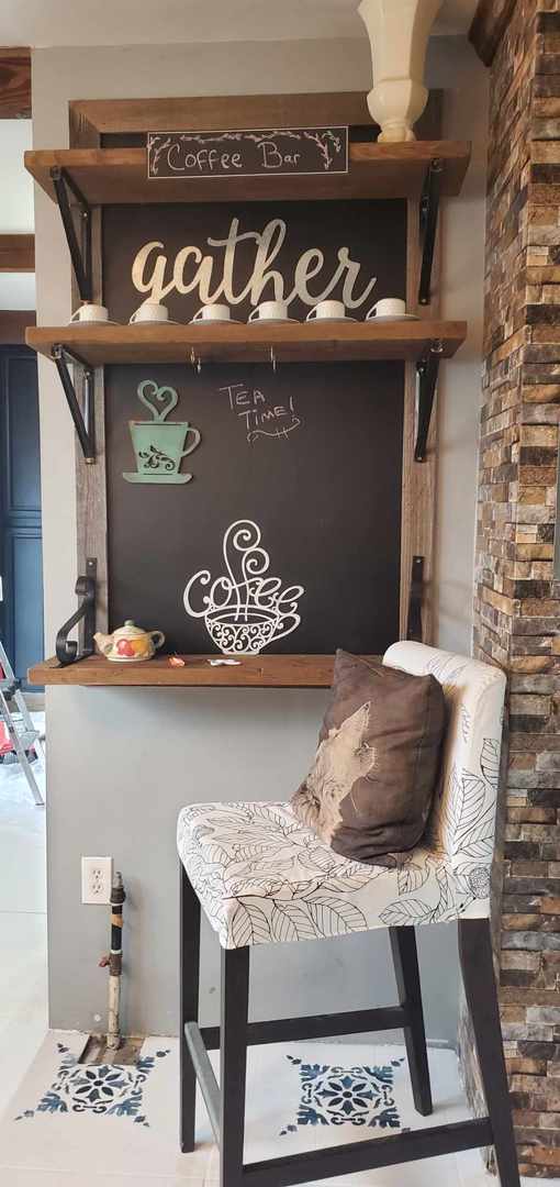 445 S ELLIS Street, Bensenville, IL 60106