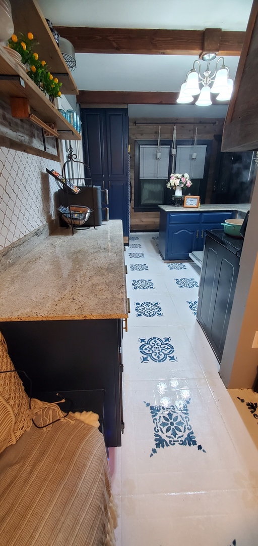 445 S ELLIS Street, Bensenville, IL 60106