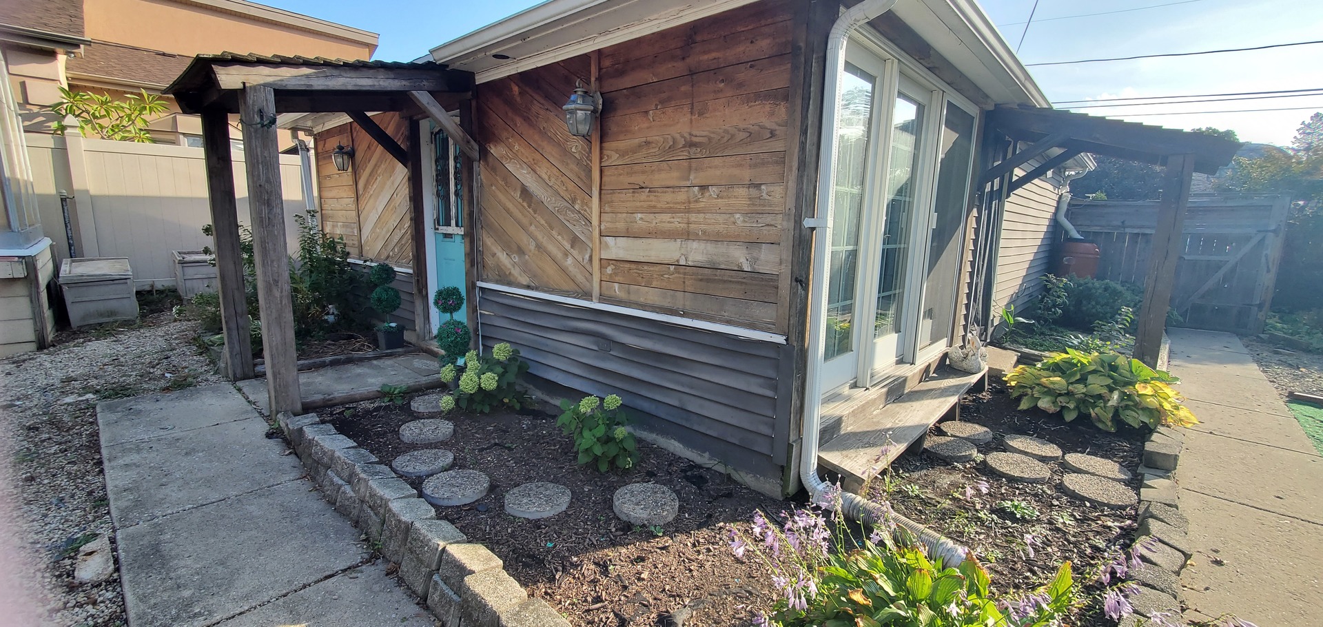 445 S ELLIS Street, Bensenville, IL 60106