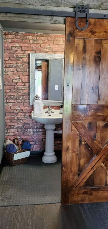 445 S ELLIS Street, Bensenville, IL 60106