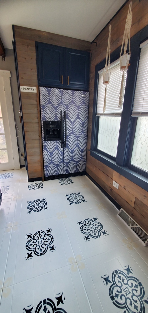 445 S ELLIS Street, Bensenville, IL 60106