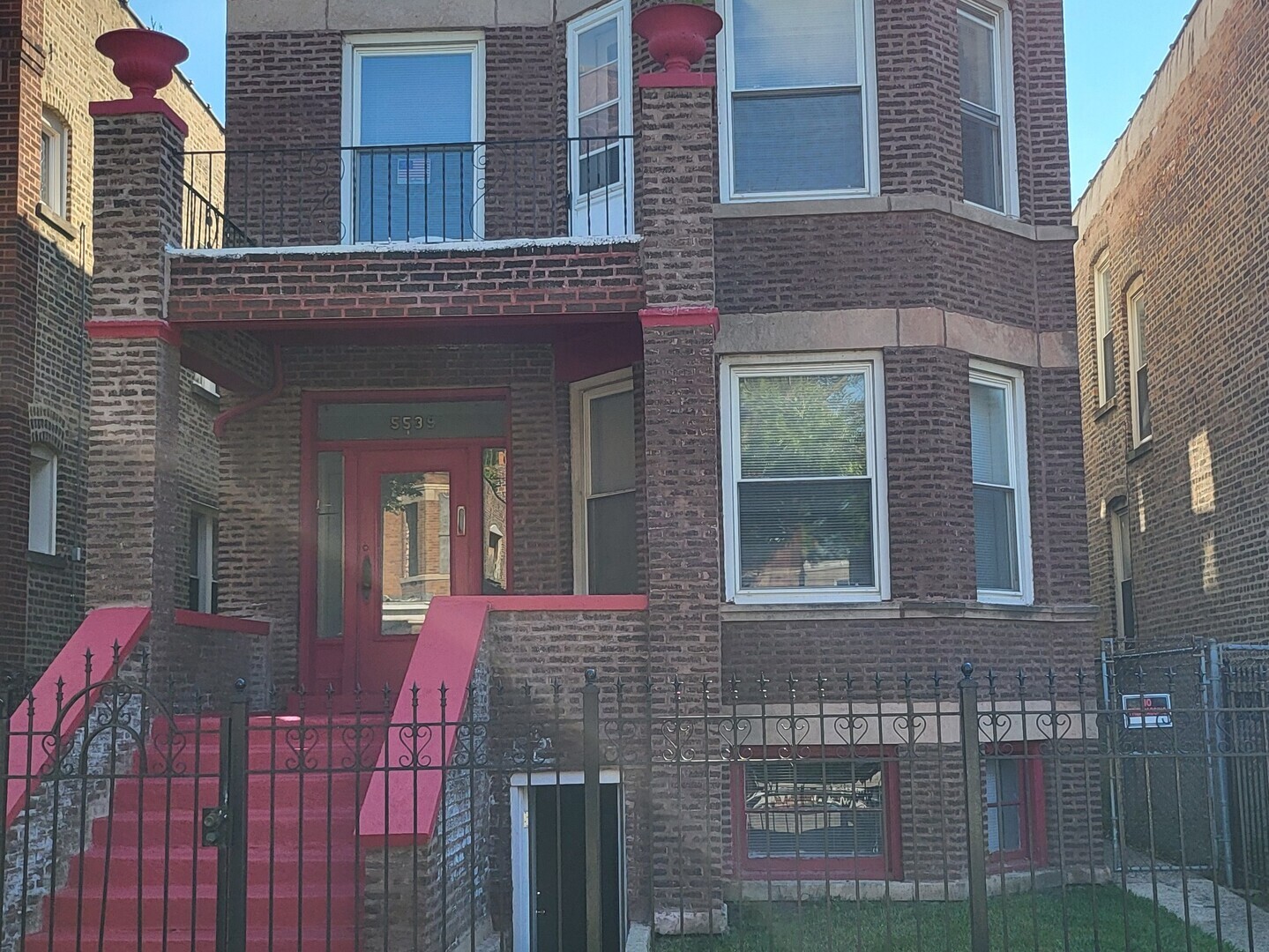 Chicago,  IL 60636