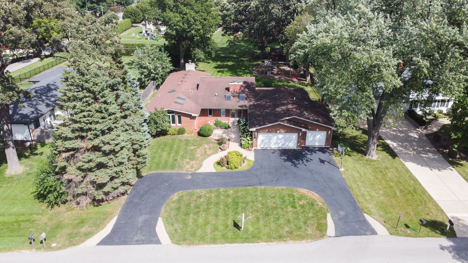 6N135 Hillcrest Drive, Medinah, IL 60157