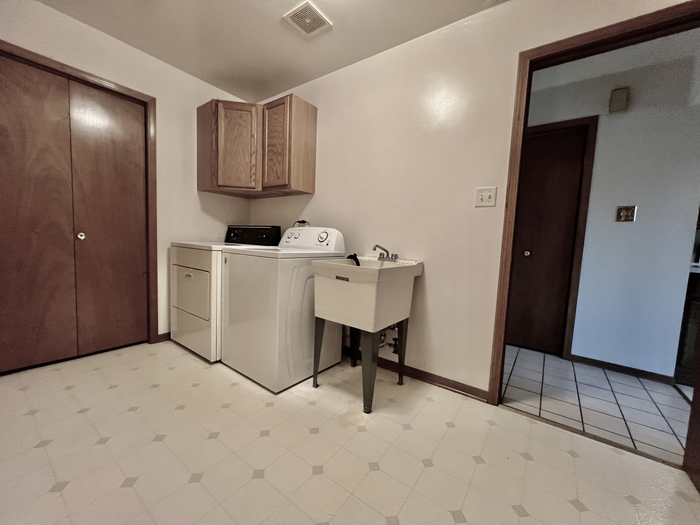 7632 Hanover Drive, Tinley Park, IL 60477