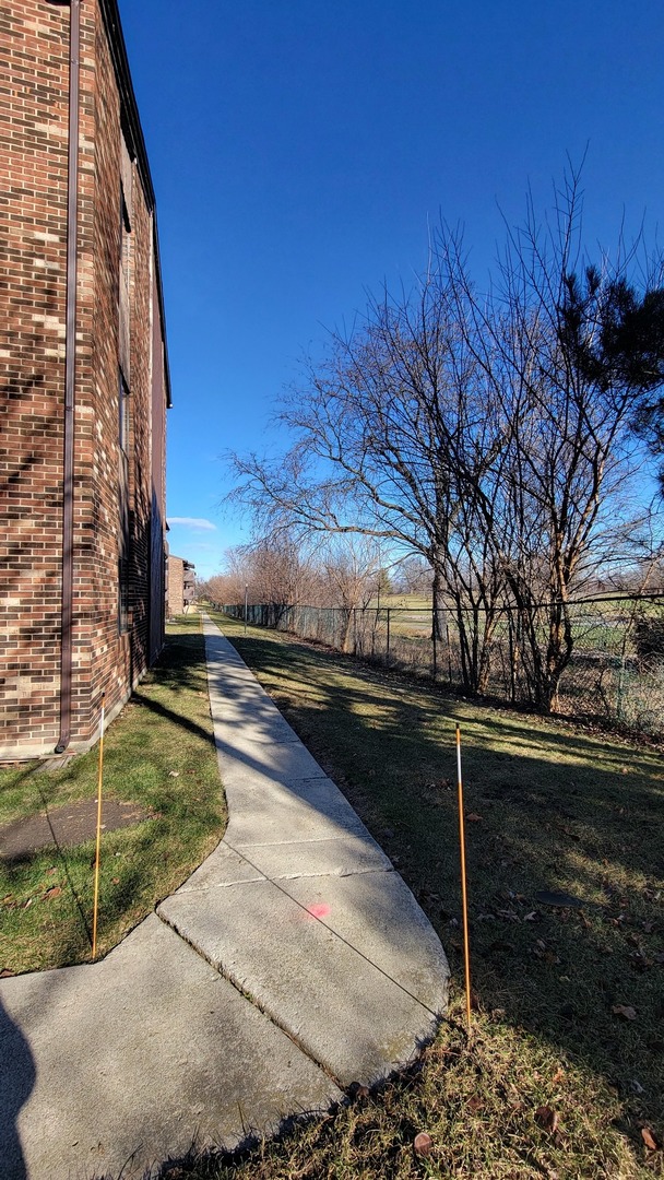 7809 Woodward Avenue #1A, Woodridge, IL 60517