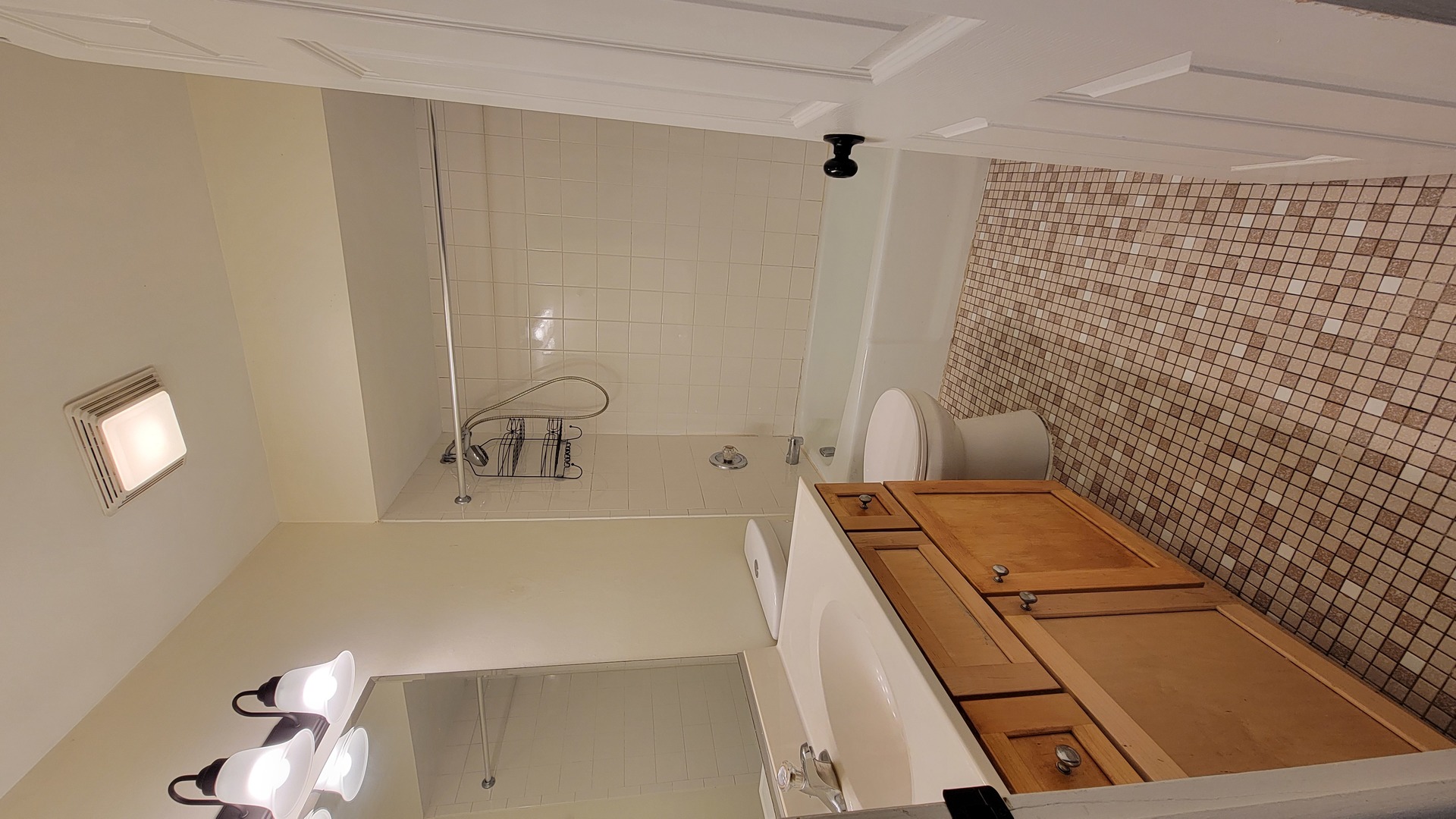 7809 Woodward Avenue #1A, Woodridge, IL 60517