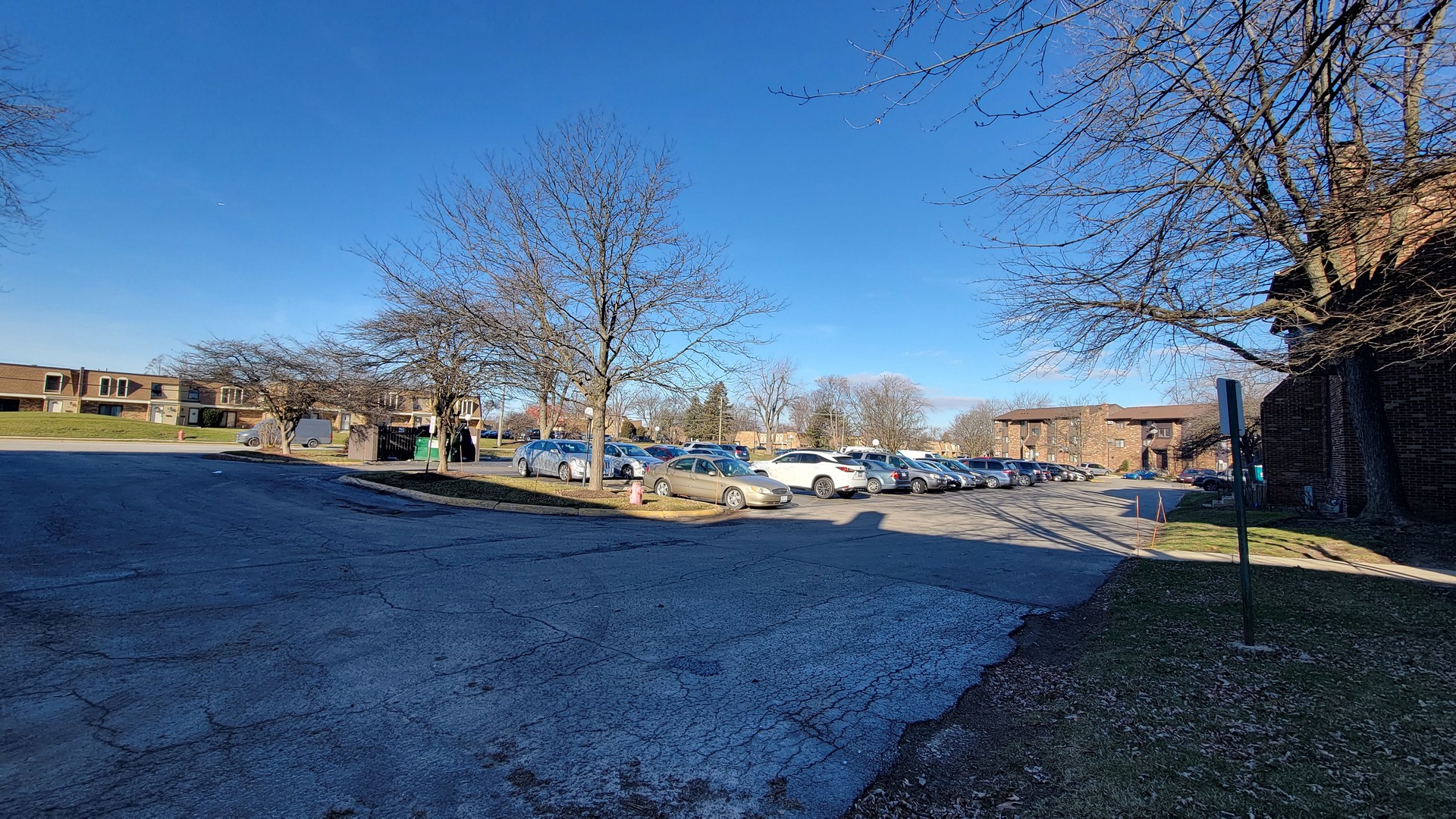 7809 Woodward Avenue #1A, Woodridge, IL 60517