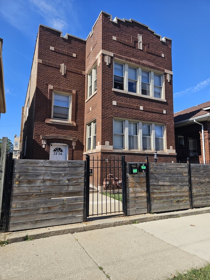 7934 S Loomis Boulevard, Chicago, IL 60620