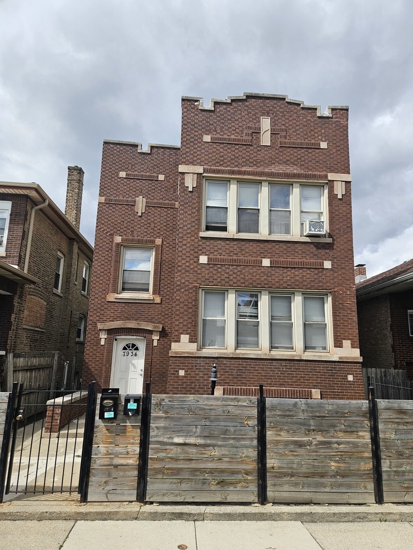 7934 S Loomis Boulevard, Chicago, IL 60620