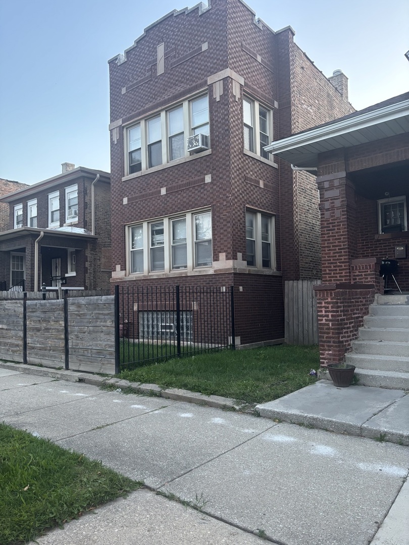 7934 S Loomis Boulevard, Chicago, IL 60620
