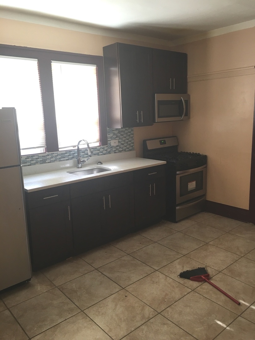 7934 S Loomis Boulevard, Chicago, IL 60620