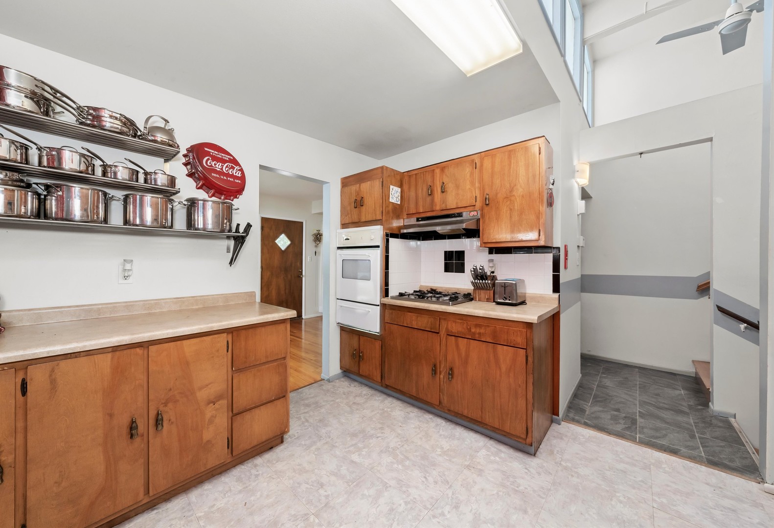 3216 Emerald Avenue, Steger, IL 60475