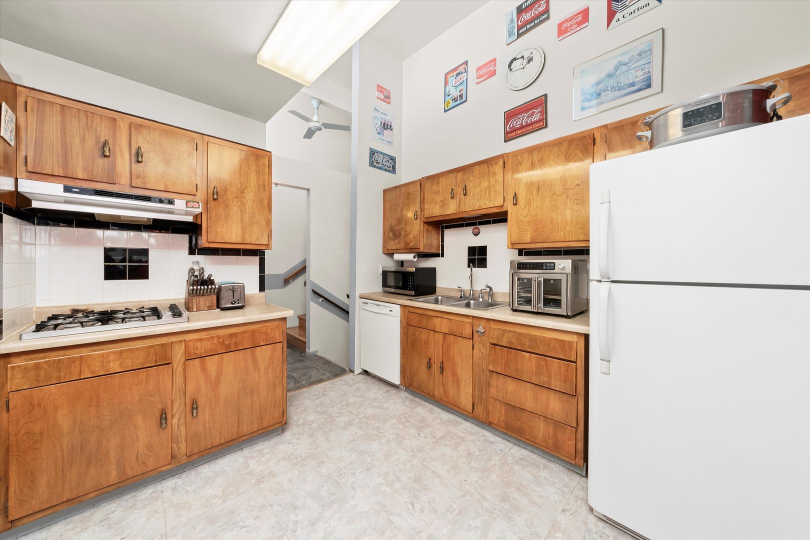 3216 Emerald Avenue, Steger, IL 60475