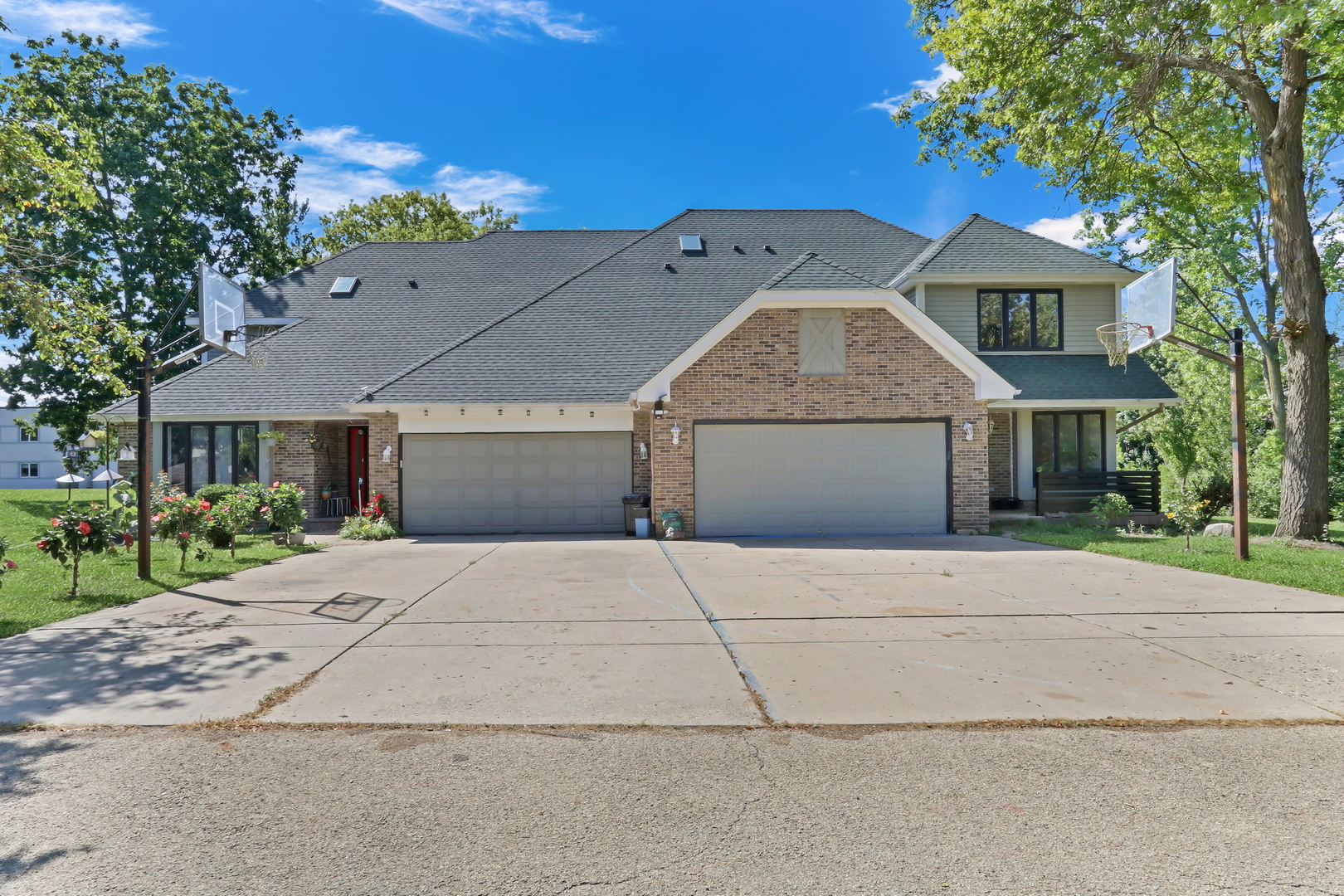 3947 Blackstone Avenue, Gurnee, IL 60031