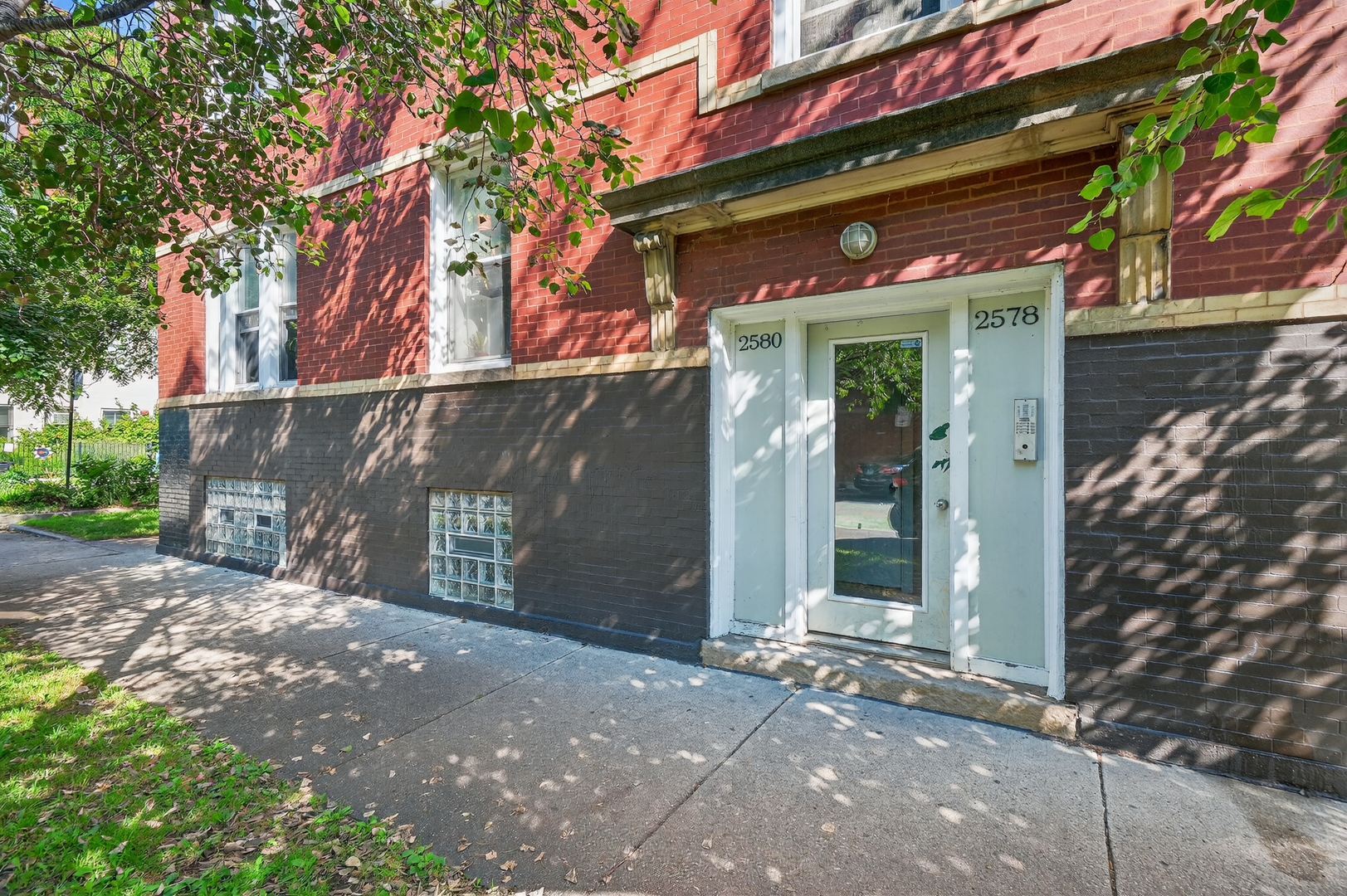 2578 W Lyndale Street #2, Chicago, IL 60647