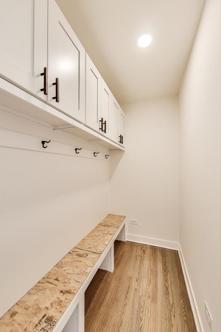 6 S Donald Avenue, Arlington Heights, IL 60004