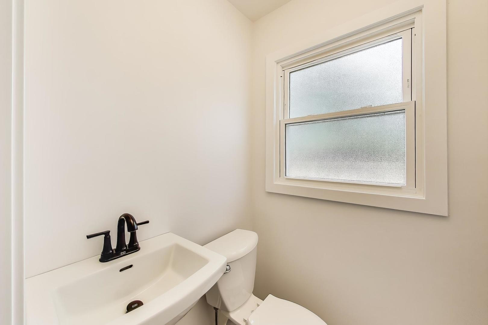 6 S Donald Avenue, Arlington Heights, IL 60004