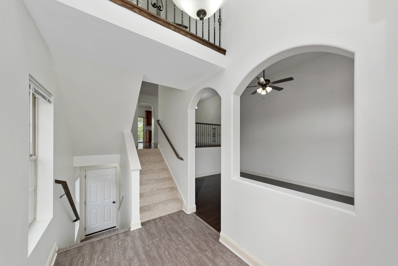1502 Lakeridge Court, Mundelein, IL 60060