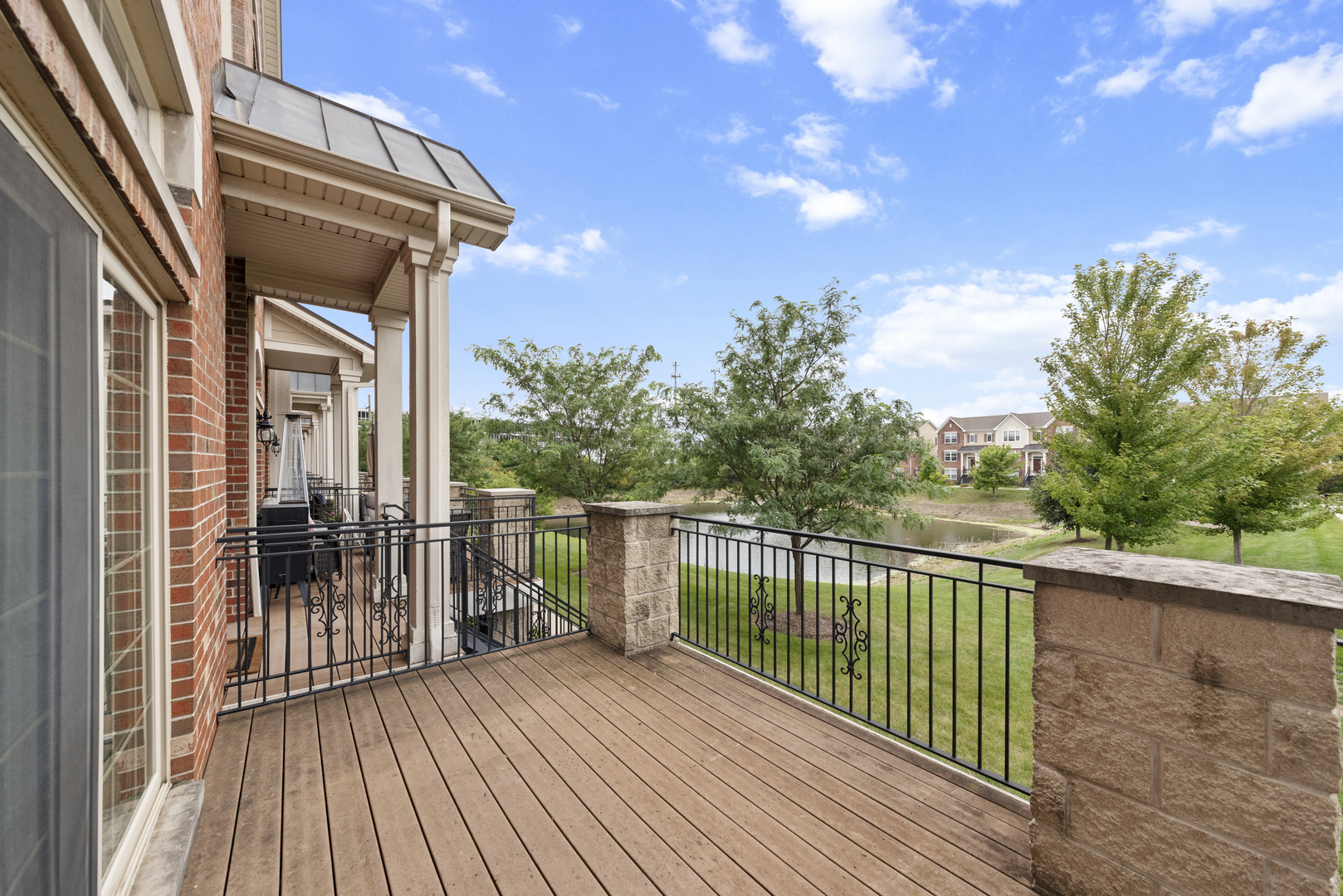 1502 Lakeridge Court, Mundelein, IL 60060