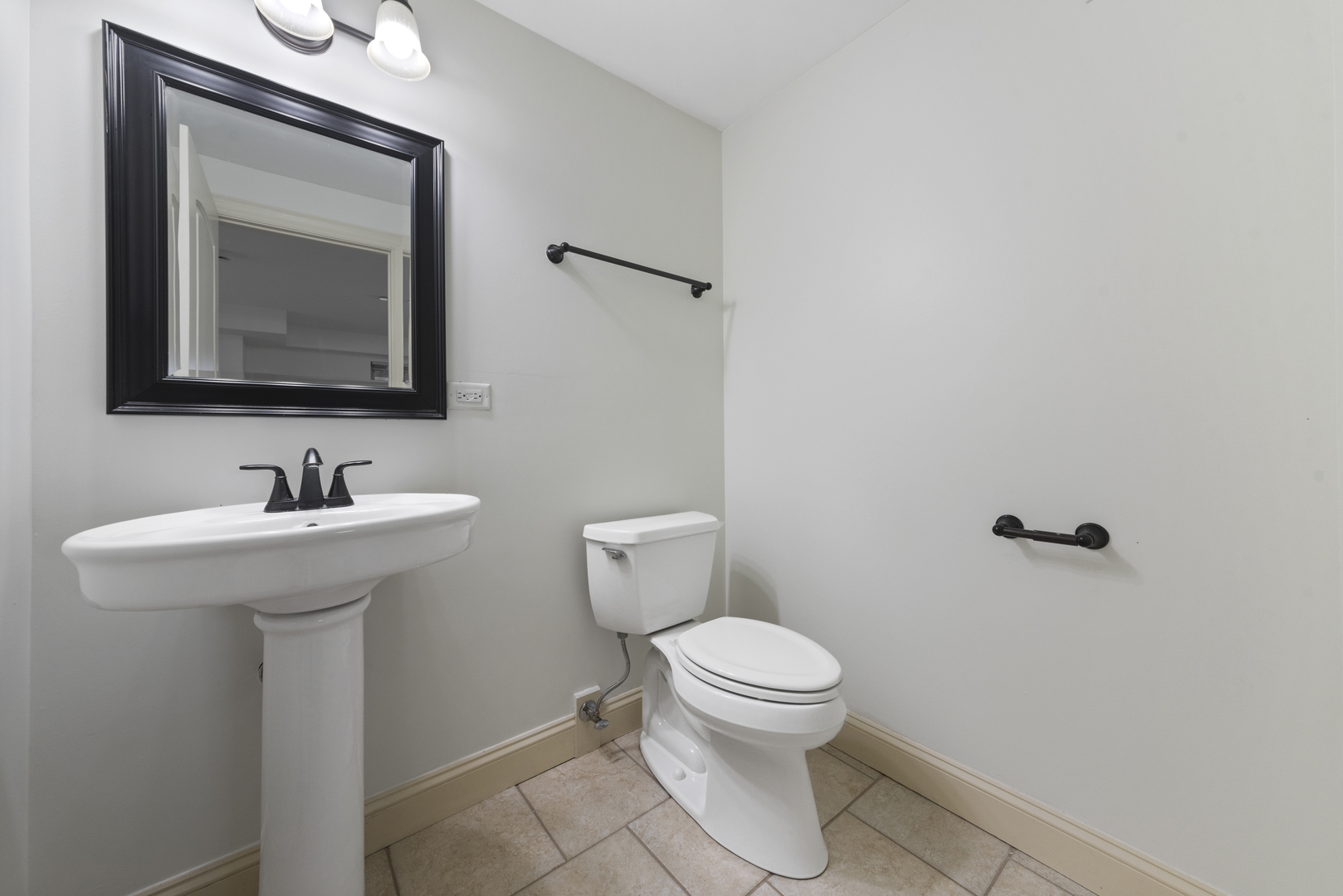1502 Lakeridge Court, Mundelein, IL 60060