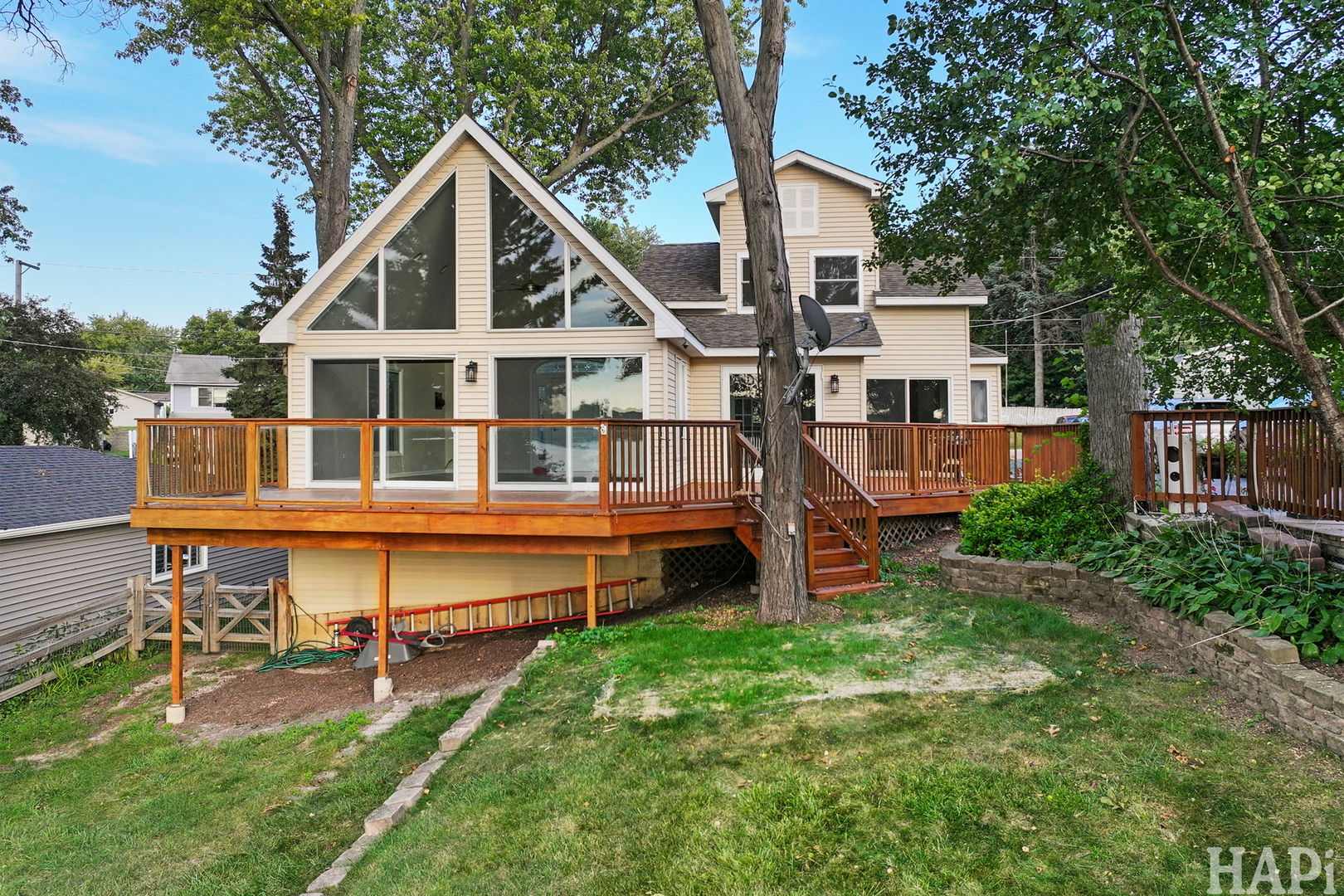 36 N Lake Avenue, Fox Lake, IL 60020