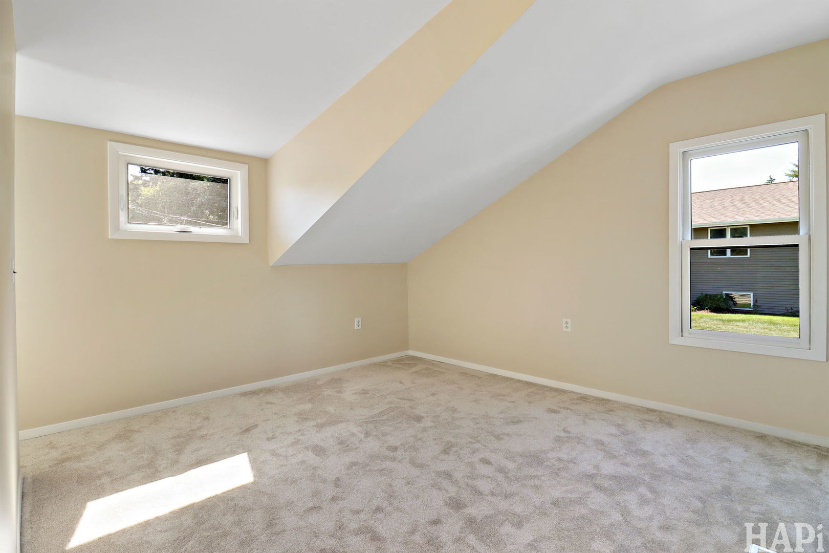 36 N Lake Avenue, Fox Lake, IL 60020