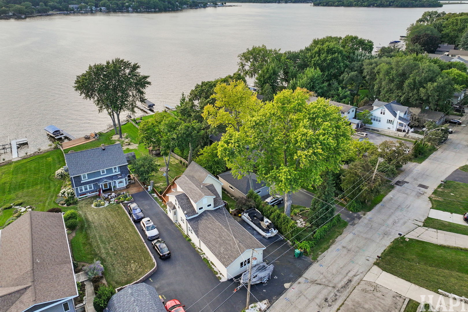 36 N Lake Avenue, Fox Lake, IL 60020