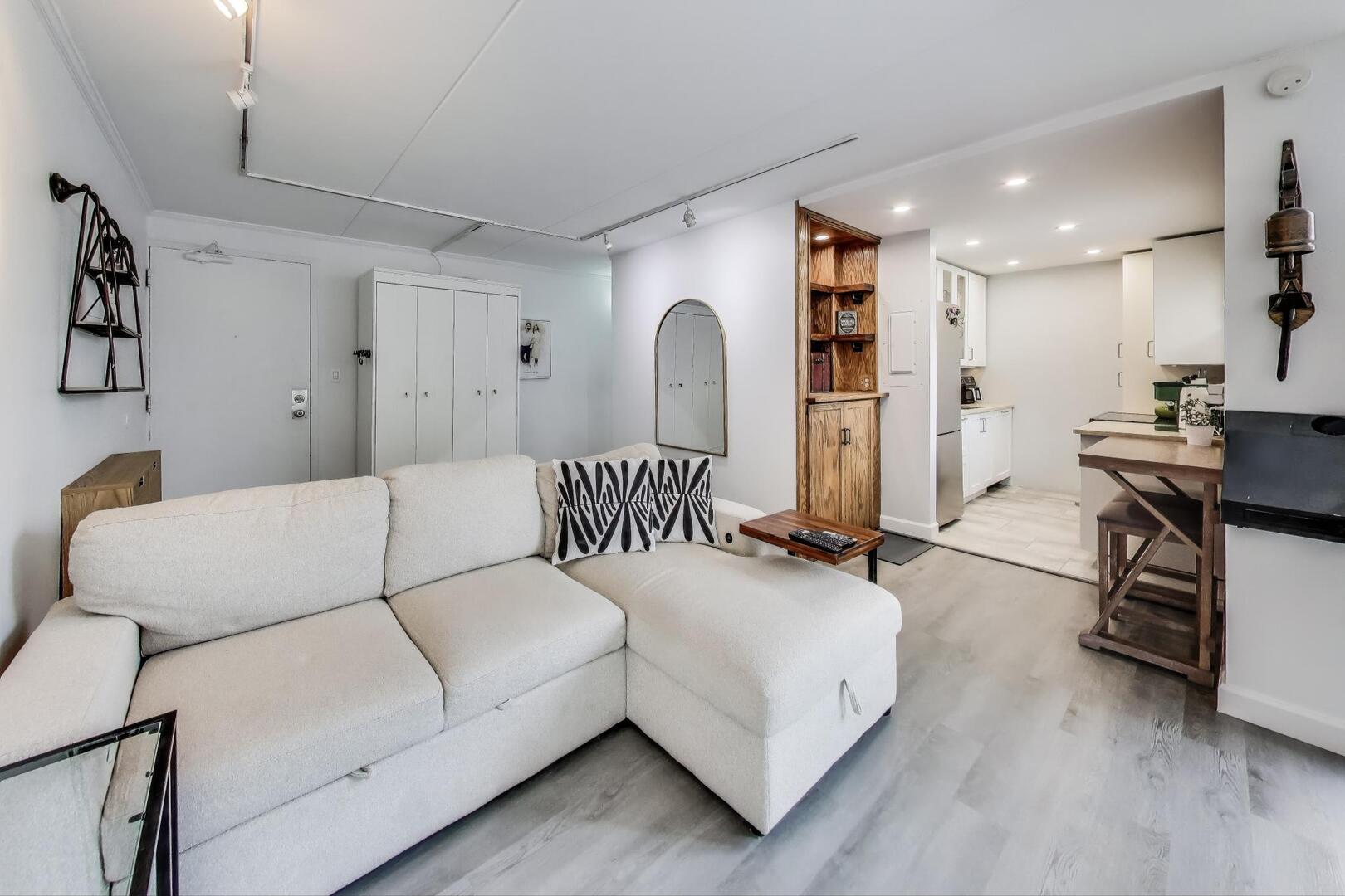 354 W Miner Street #3A, Arlington Heights, IL 60005