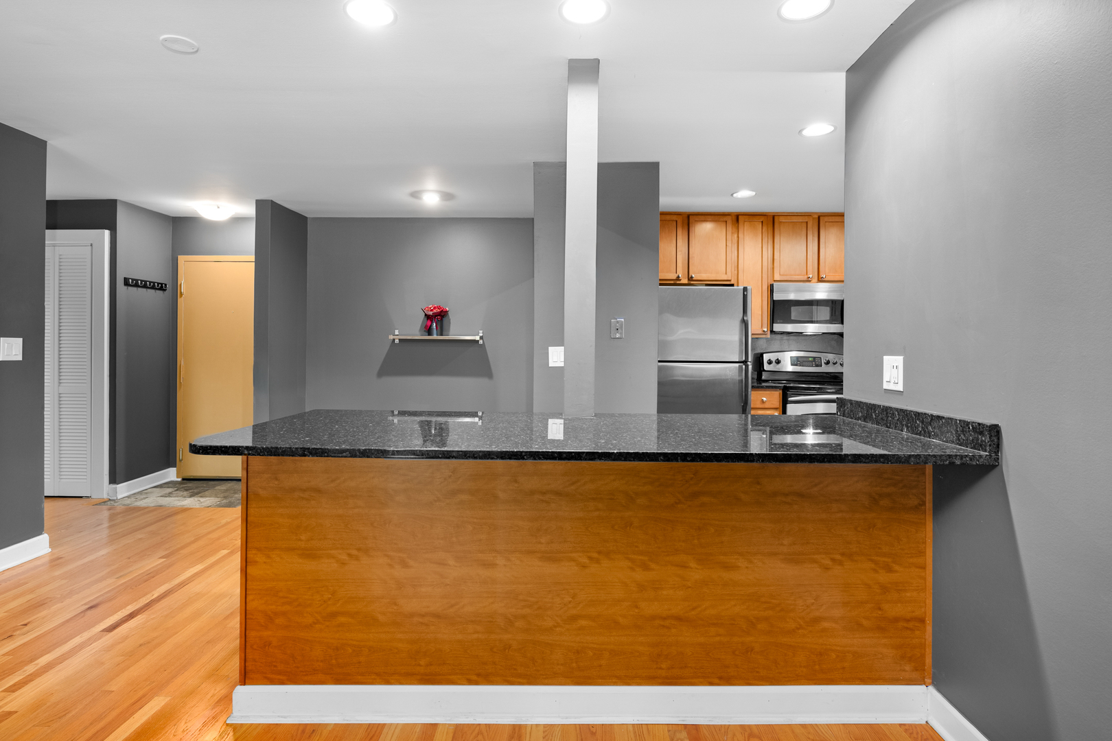 5400 Astor Lane #306, Rolling Meadows, IL 60008