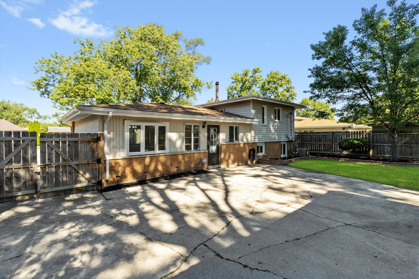 325 Indiana Street, Park Forest, IL 60466