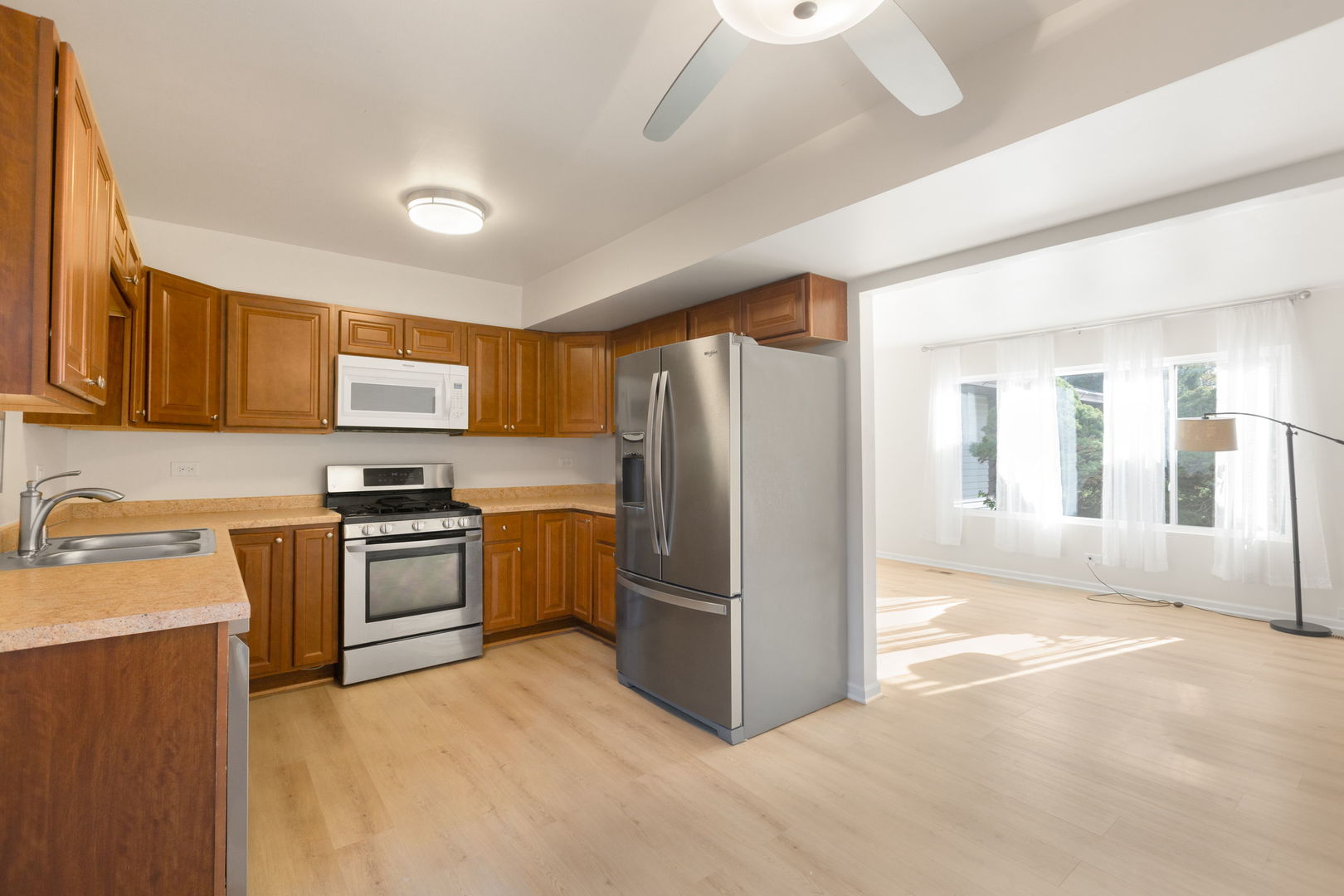 1373 Court Maria, Hanover Park, IL 60133