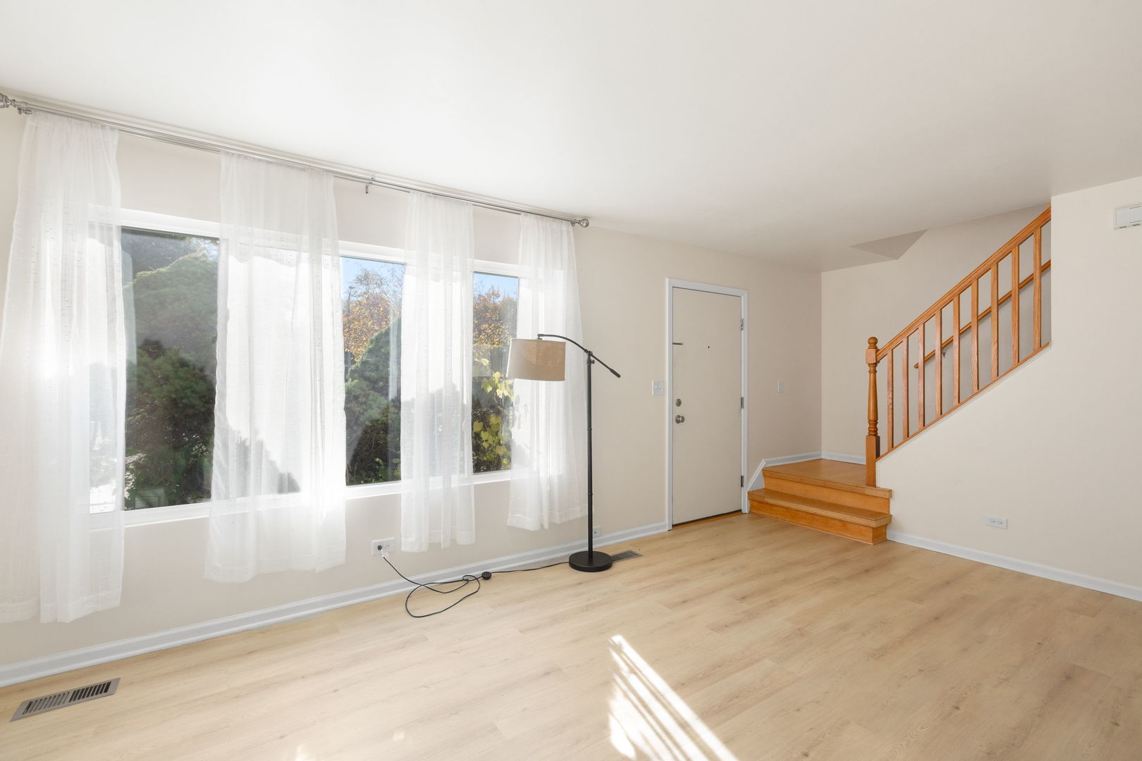 1373 Court Maria, Hanover Park, IL 60133