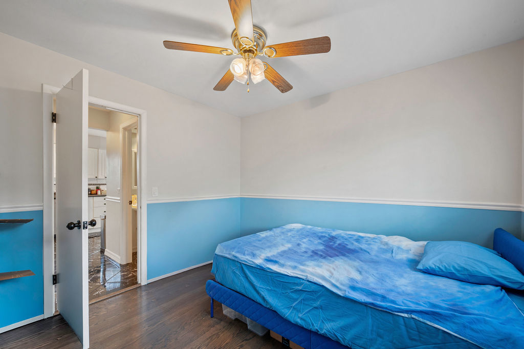 9740 Linn Avenue, Schiller Park, IL 60176