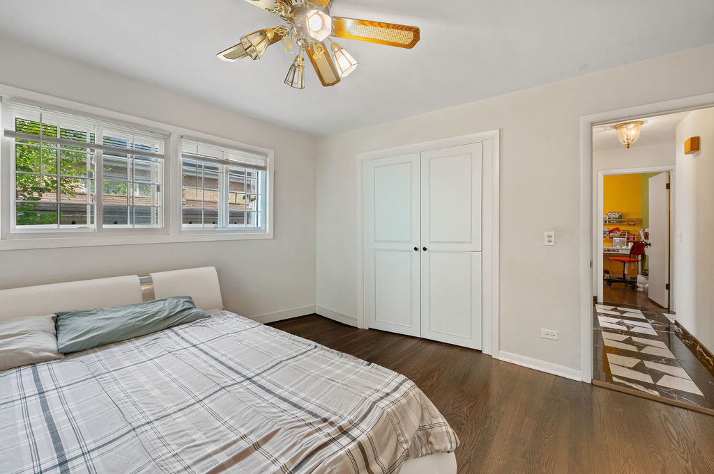 9740 Linn Avenue, Schiller Park, IL 60176