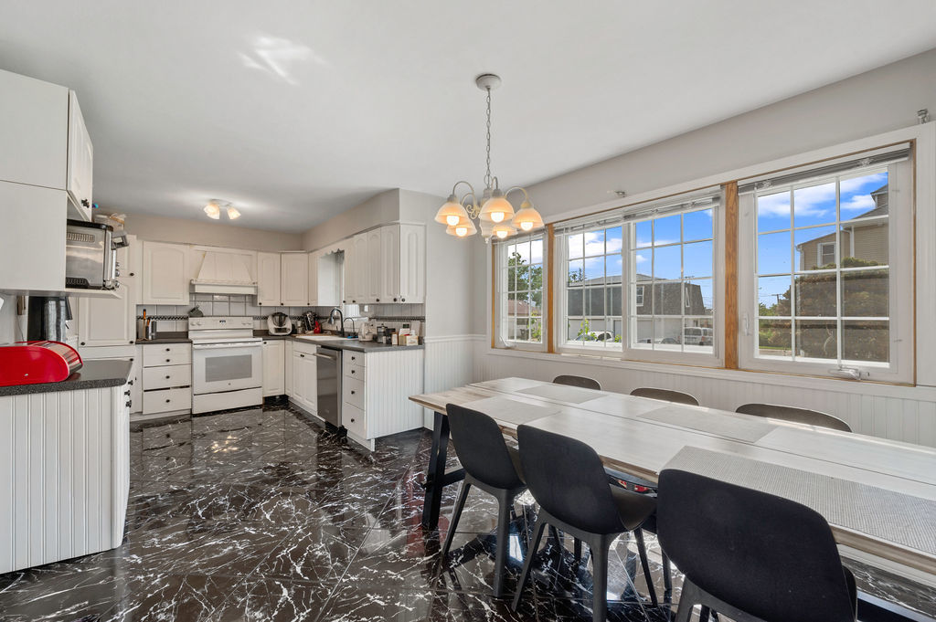 9740 Linn Avenue, Schiller Park, IL 60176