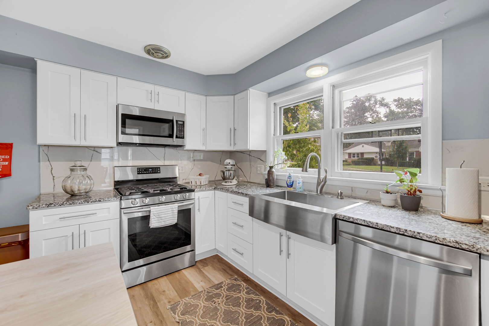 338 MAPLE Street, Glen Ellyn, IL 60137