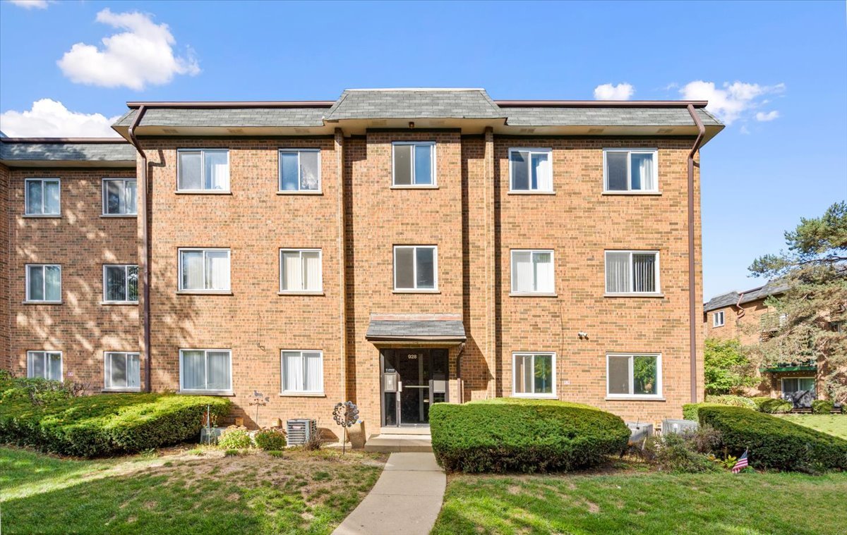 928 Casey Court #5, Schaumburg, IL 60173