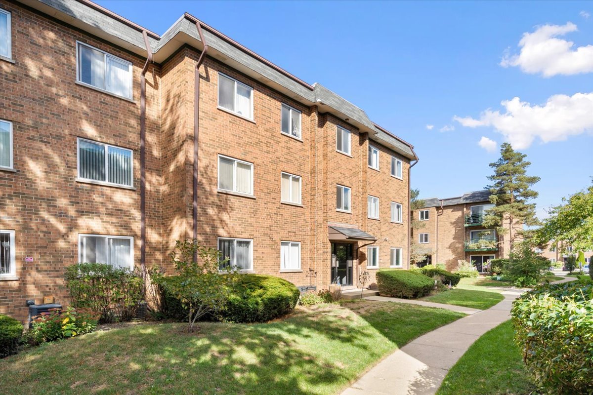 928 Casey Court #5, Schaumburg, IL 60173