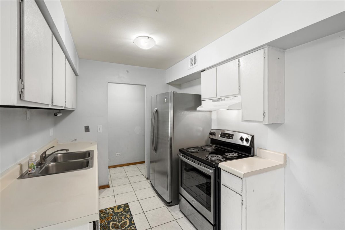 928 Casey Court #5, Schaumburg, IL 60173