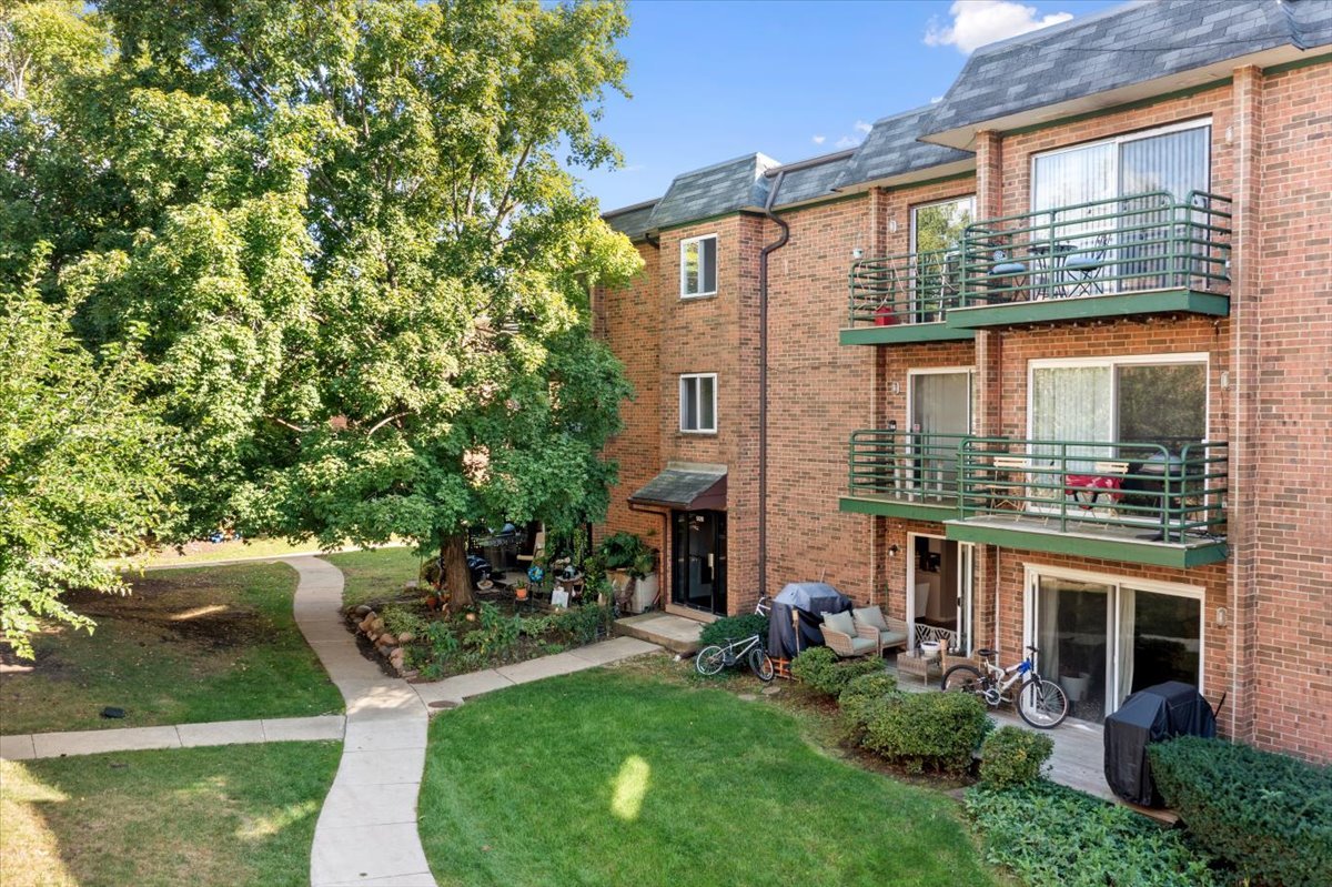 928 Casey Court #5, Schaumburg, IL 60173