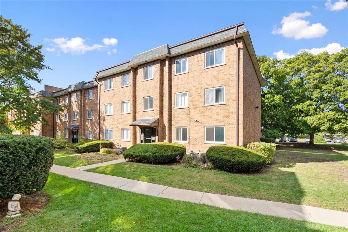 928 Casey Court #5, Schaumburg, IL 60173
