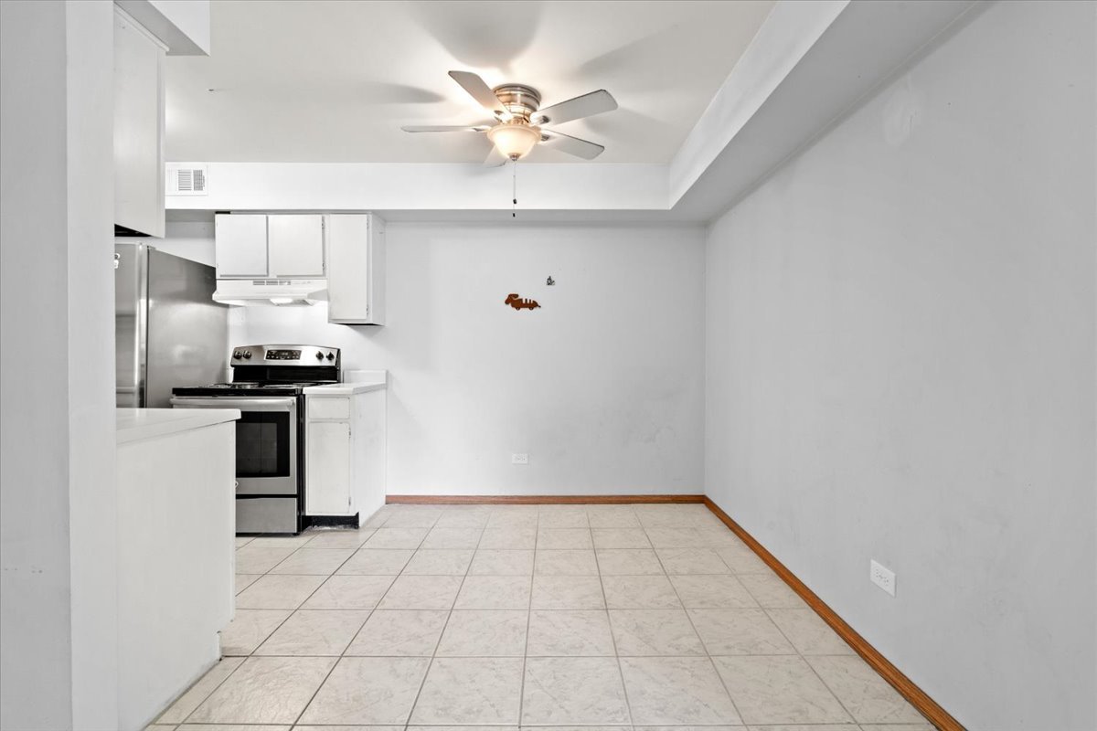 928 Casey Court #5, Schaumburg, IL 60173