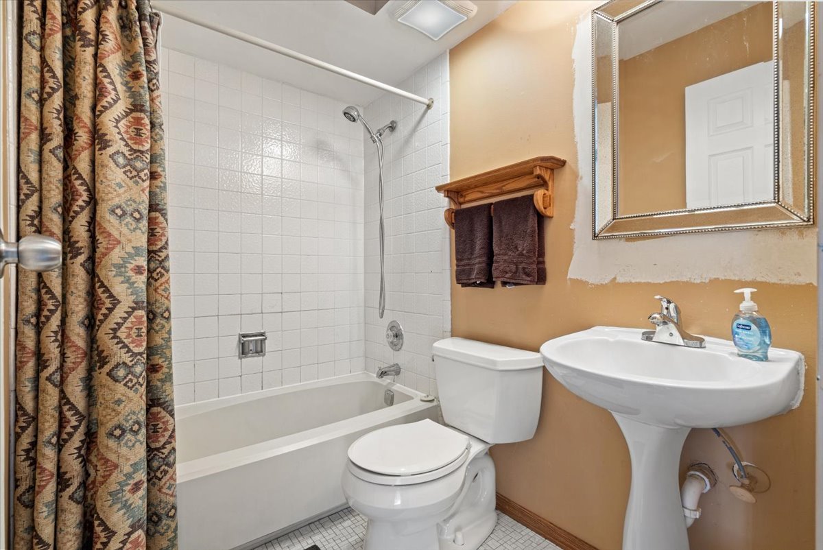 928 Casey Court #5, Schaumburg, IL 60173