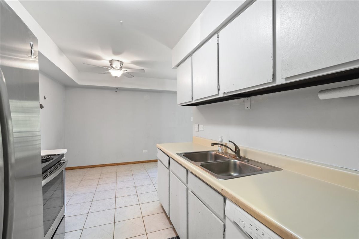 928 Casey Court #5, Schaumburg, IL 60173