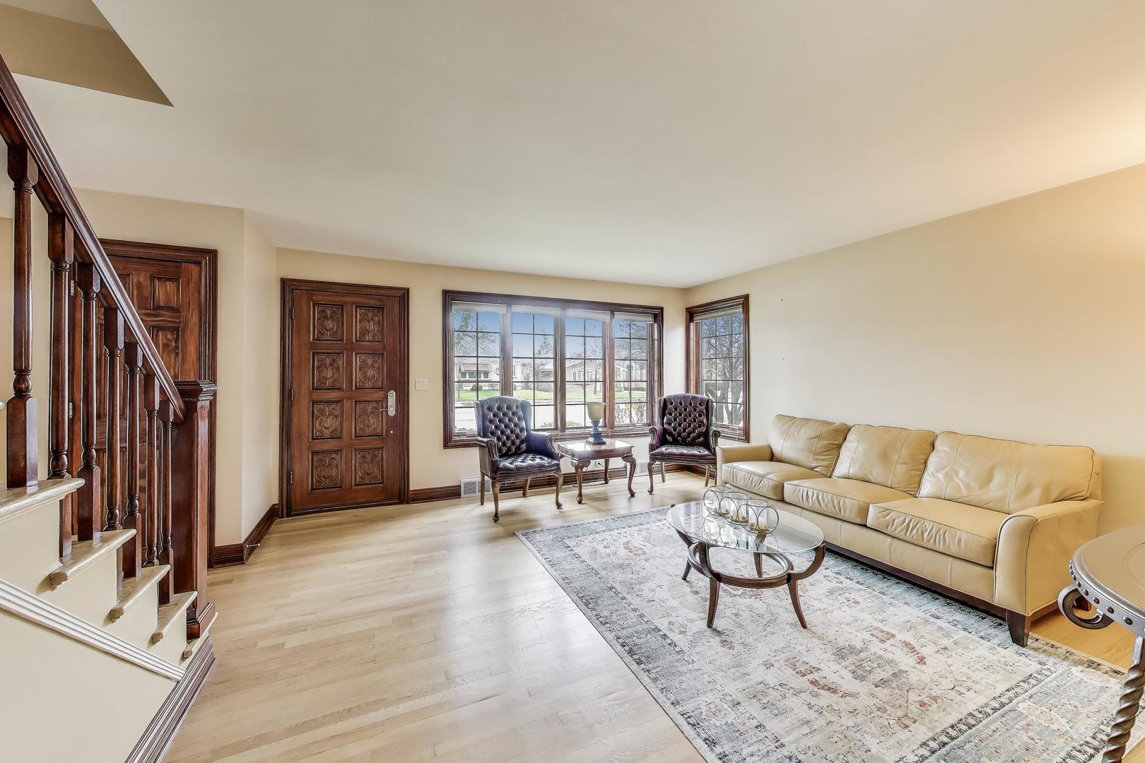 1634 S Cumberland Avenue, Park Ridge, IL 60068