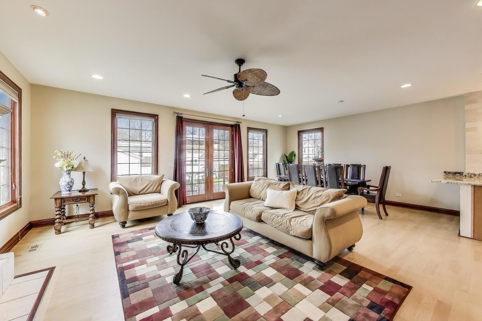 1634 S Cumberland Avenue, Park Ridge, IL 60068