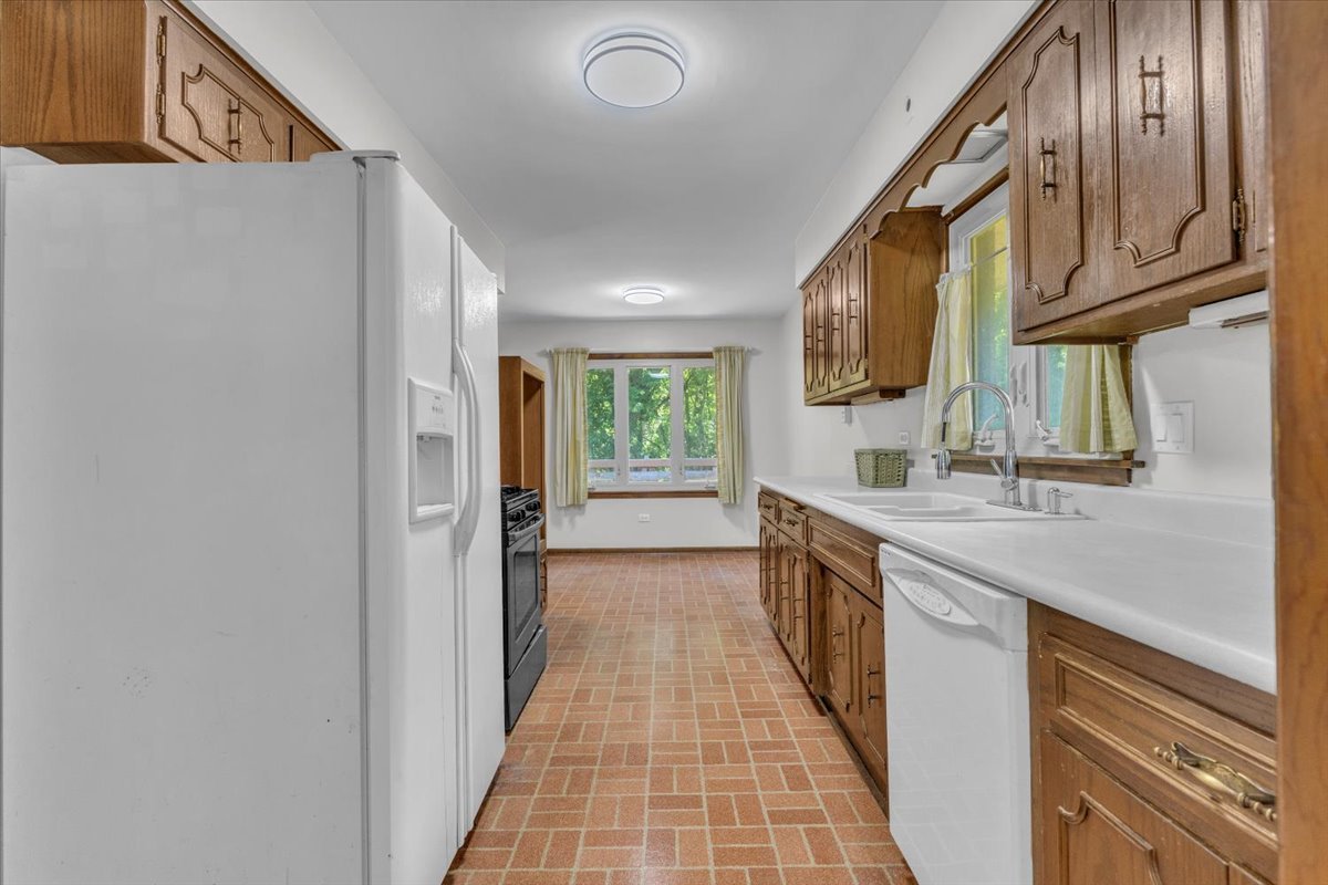 17339 Kimbark Avenue, South Holland, IL 60473