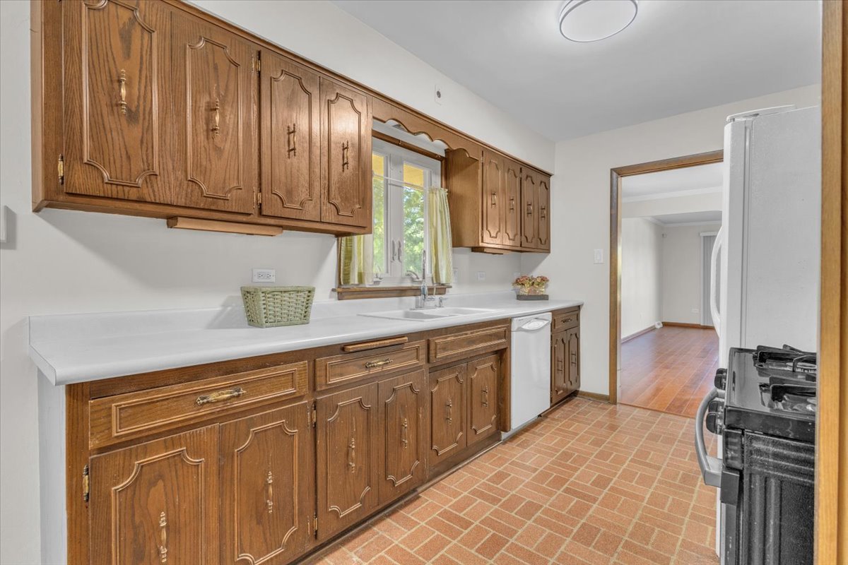 17339 Kimbark Avenue, South Holland, IL 60473