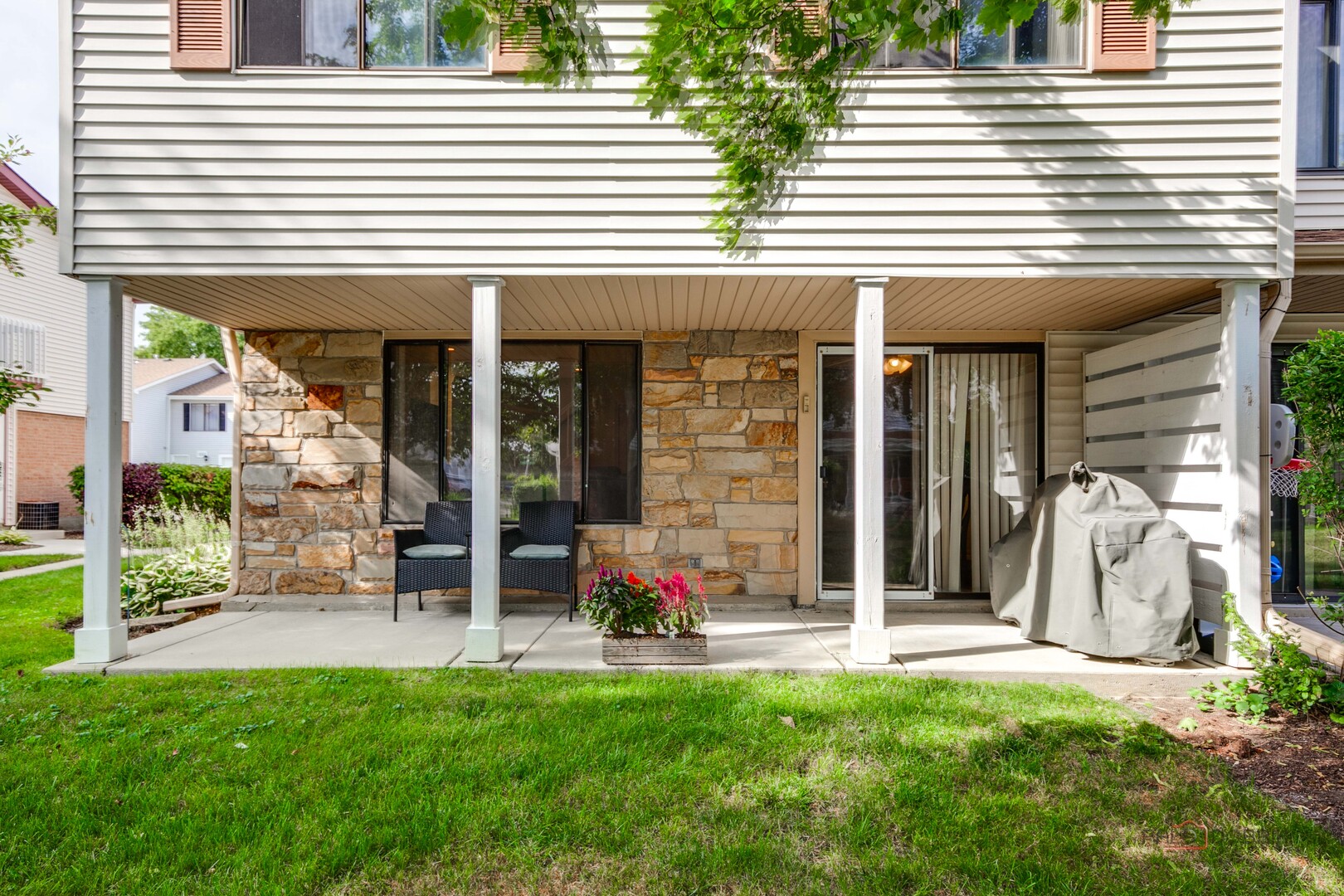 365 Jefferson Court, Vernon Hills, IL 60061